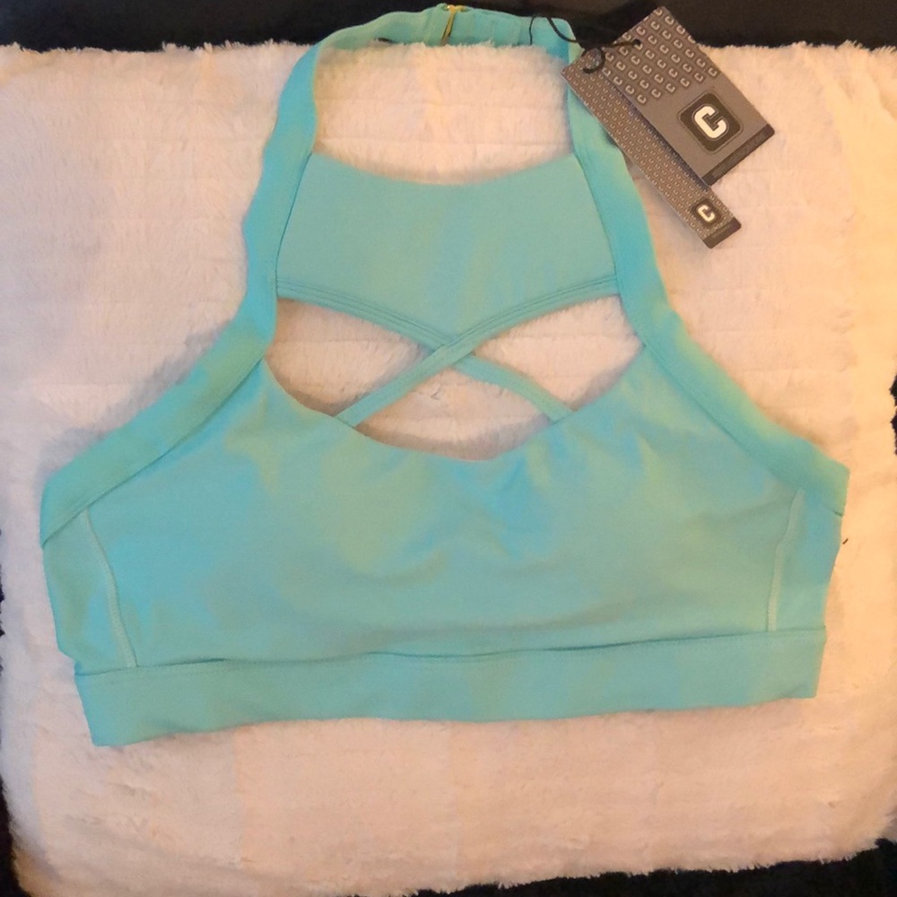 Kandace sports bra/bikini top! 💙